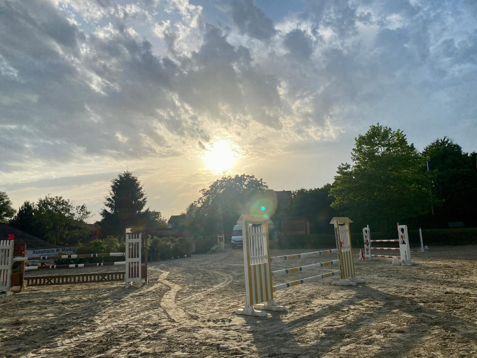 Springplatz mit HInternissen